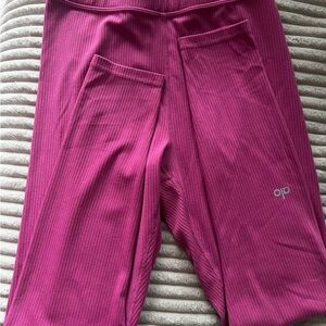 ALO Ribbed Leggings